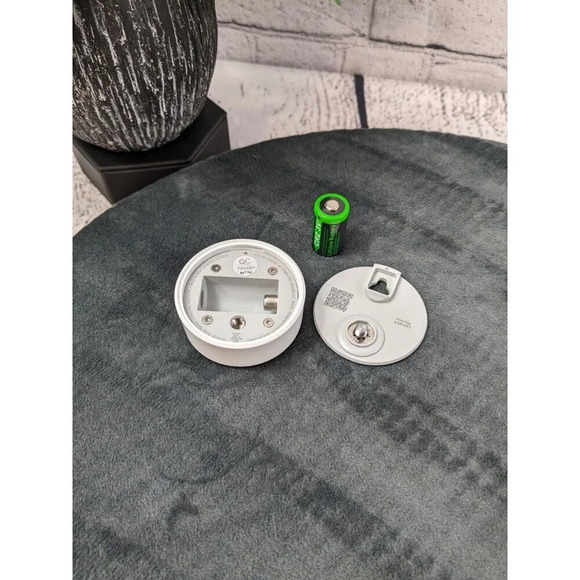 Google Nest T5000SF Temperature Sensor & battery - no box, 2 - Picture 2 of 5